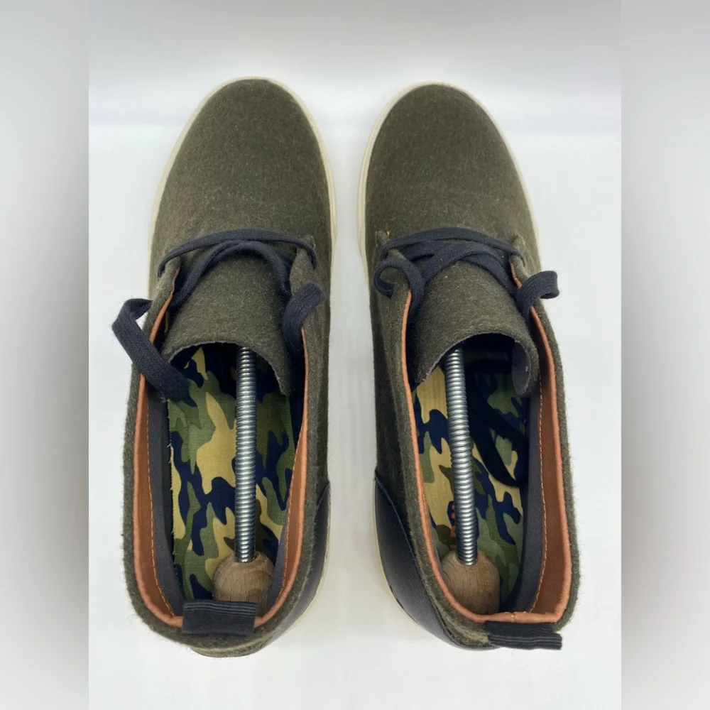 Old Navy Chukka Sneakers, Men's Size 12, Dark Olive Green, Felt Fabric